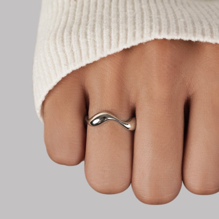 Waves - Minimalistischer Ring