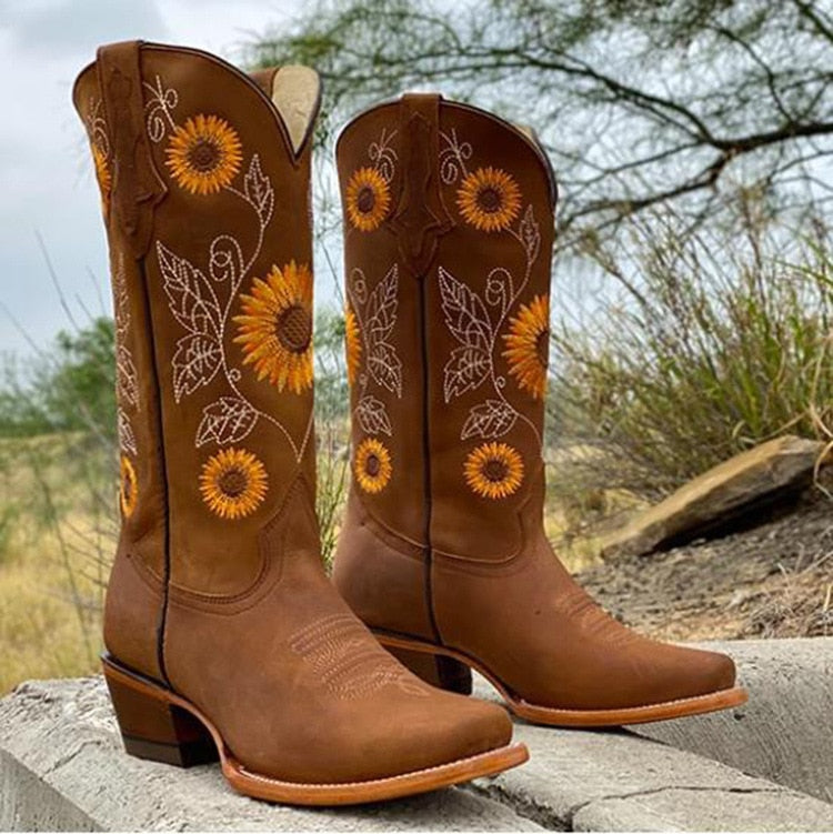Women's Stylish cowboy boots with flowers