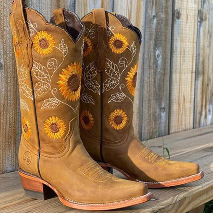 Women's Stylish cowboy boots with flowers