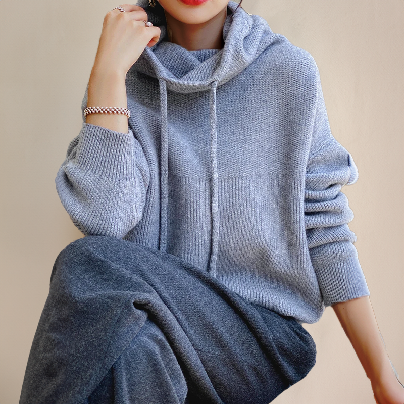 Women's jumper with hood