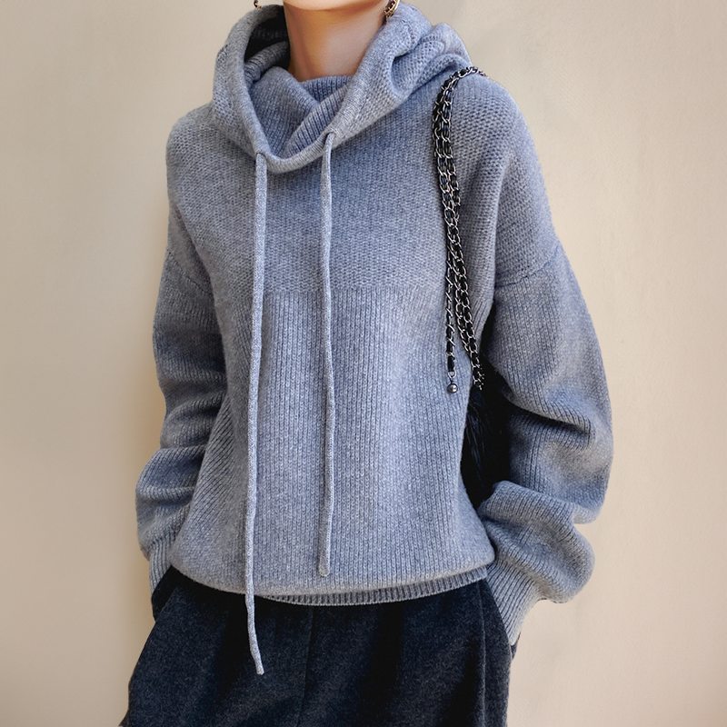 Women's jumper with hood